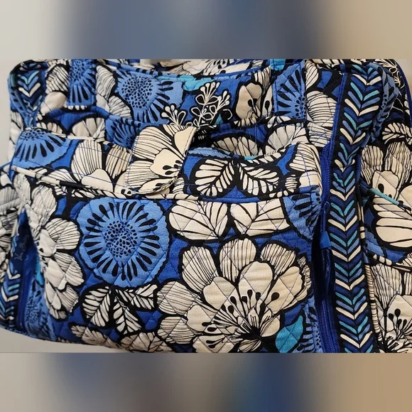 C - Vera Bradley blue bayou diaper bag - Picture 3 of 13